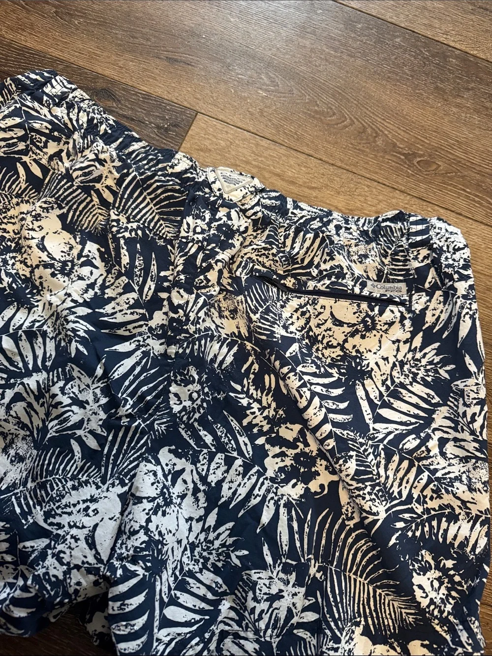 Columbia swim trunks XXL - Picture 4 of 4